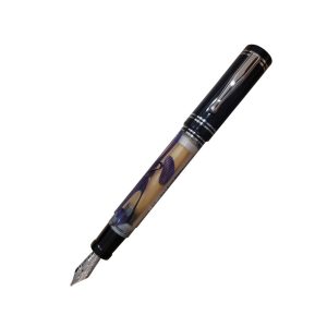 Delta proudly introduces a very limited edition of the Windows demonstrator fountain pen with button-filler in four striking versions, one for each of the four seasons. The barrels are hand-turned and painstakingly hand-polished from solid bars of specially designed clear resins and enriched with unique color strokes. The brilliant colors were chosen to convey the artist’s interpretation and visualization of the four seasons in the south of Italy. This collection is limited to 200 fountain pens only in each season. The flexible, custom-designed 18-karat solid gold nib is available Fine, Medium and Broad sizes. Spring Lavender Strokes with Silver Trim Hand-polished from solid bars of specially designed clear resins and enriched with unique color strokes NIB : custom designed 18kt nib platinum plated, broad nib This collection is limited to 200 fountain pens only in each season. This collection provides viewing access to Delta’s treasured filling system: The famous button-filler! Take a close look at all the detailed work involved in the intricate and unique button filler system. Made in Italy