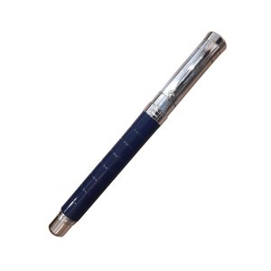 Delta Prestige Doue Blue-Sliver Resin Sterling Silver Cap Fountain Pen The Delta Prestige Doue combines precious metals and resin, a refined style and a sleek modern look to create a new classic in fine writing instruments. Prestige Doue is finely engraved with rings on the cap and barrel. Crafted in solid sterling silver with quality resin, finished with tarnish resistant rhodium to keep the Doue in prestige condition. The Prestige Doue is available in a twist ballpoint, capped rollerball, and a fountain pen. Body & cap material : Resin body and metal cap Body & cap finish : Blue body and sterling silver cap Trim : Sterling silver is finished with a tarnish resistant rhodium Action : Cap on / off Filling System : Cartridge/Converter Stainless Steel, Broad Nib Made in Italy