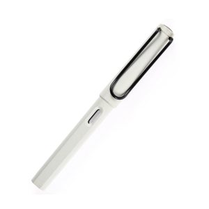LAMY safari Fountain white-black M Special Edition The LAMY safari is a timelessly modern pen for the young – and the young at heart – and is in a class of its own. It created a stir during its market launch at the beginning of the eighties with its avant-garde design and its prominent, spring-loaded clip. It also features extraordinary robustness. Additional writing systems and continuously new product colours have made the LAMY safari a global success and a modern design classic that has established itself as a much sought-after lifestyle product in many countries around the world. Sturdy plastic, shiny white / black metal clip / ergonomic grip / black nib / with ink cartridge LAMY T 10 blue / can be used with converter LAMY Z 28