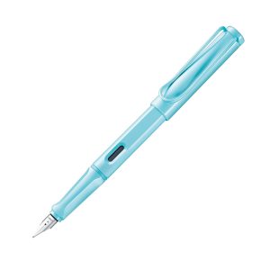 Write Different LAMY safari aqua sky Fountain pen F Many attractive colours, timeless design, perfect ergonomics. These are just some of the reasons that the LAMY safari is one of the most popular writing instruments worldwide. Distinctive recessed grip guarantees writing comfort. Sturdy plastic, shiny aqua sky / matching colour metal clip / ergonomic grip / steel nib, polished / with ink cartridge LAMY T 10 blue / with converter Z 28